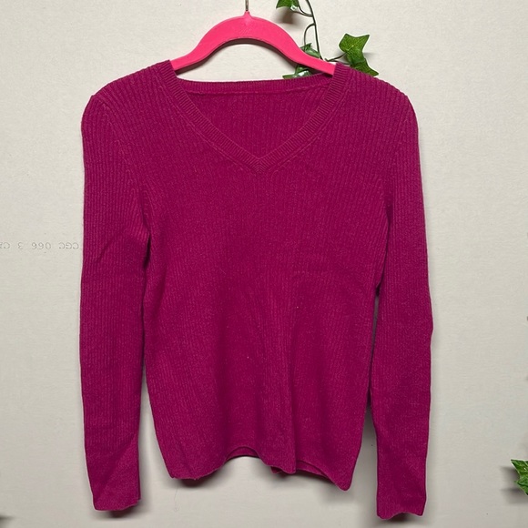 Chashmere sweater in excellent condition - Picture 1 of 2